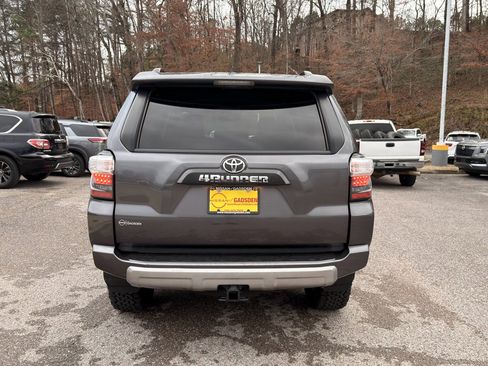 Used 2021 Toyota 4Runner TRD Off-Road Premium image 4