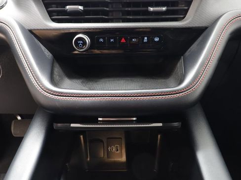 Used 2025 Ford Explorer ST-Line w/ ST-Line Street Pack AWD/4WD image 13