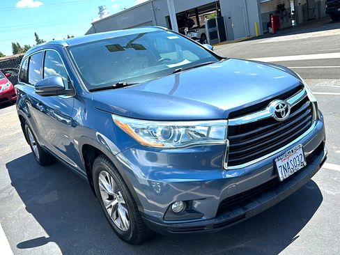 Used 2015 Toyota Highlander XLE AWD/4WD image 11