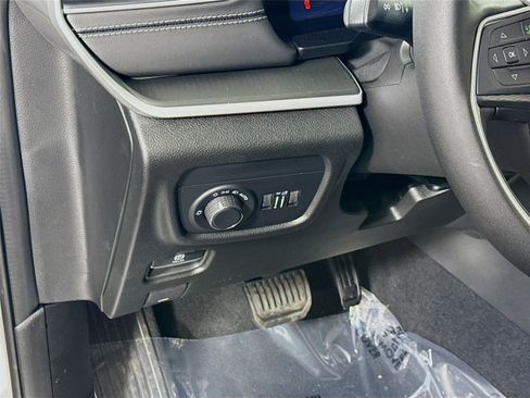 New 2025 Jeep Grand Cherokee L Altitude image 5