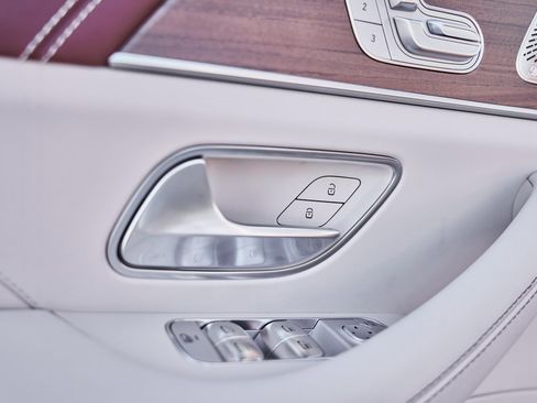 Used 2026 Mercedes-Benz Maybach GLS 600 Maybach GLS 600 image 32