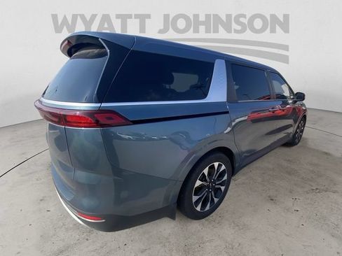 Used 2024 Kia Carnival EX FWD image 10