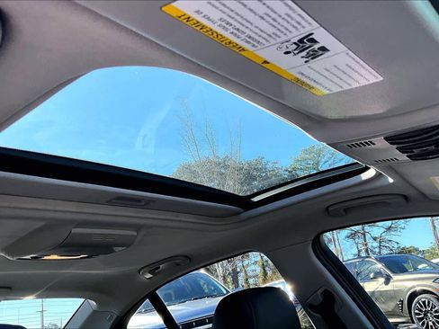 Used 2011 BMW 328i xDrive Sedan image 12