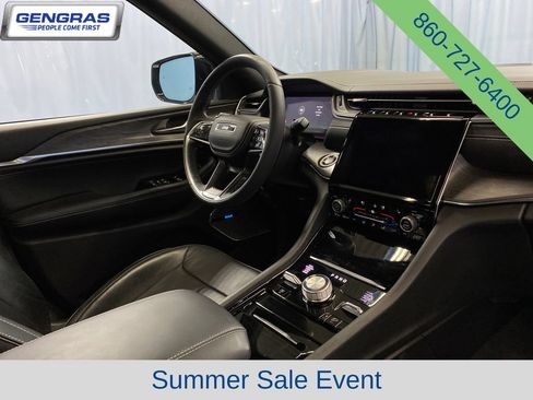 Used 2023 Jeep Grand Cherokee Overland AWD/4WD image 46