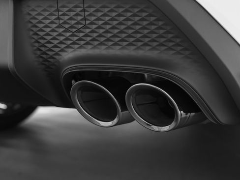 Certified 2026 Porsche Macan image 18