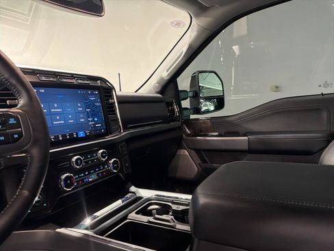 Used 2024 Ford F250 Lariat w/ Lariat Ultimate Package AWD/4WD image 22