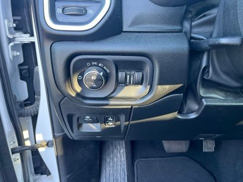 Used 2025 RAM 1500 Laramie AWD/4WD image 31