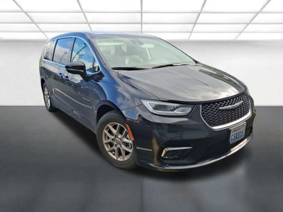 Certified 2024 Chrysler Pacifica Touring-L