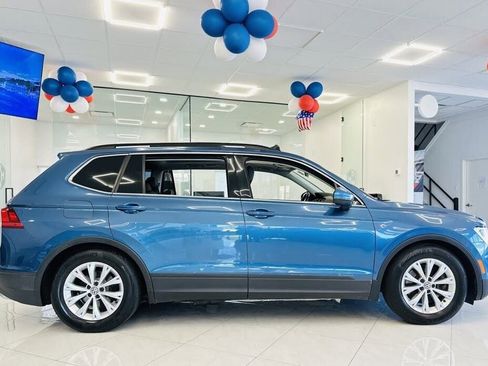 Used 2019 Volkswagen Tiguan SE w/ Panoramic Sunroof Package image 8