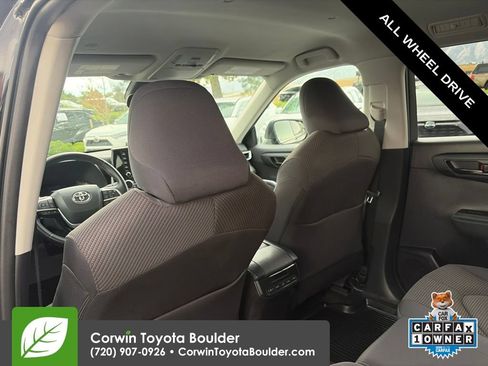 Used 2022 Toyota Highlander LE AWD/4WD image 24