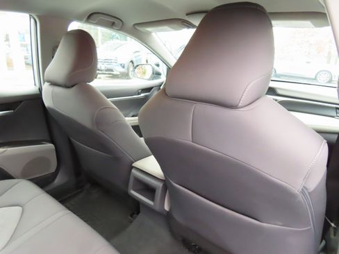 Used 2023 Toyota Camry LE image 33