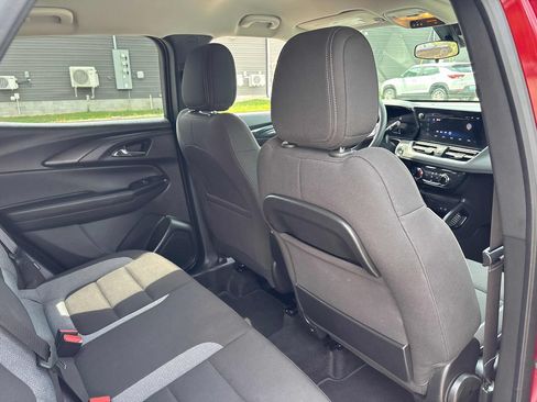 Used 2025 Chevrolet TrailBlazer LT AWD/4WD image 25