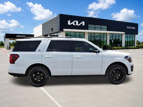 Used 2024 Ford Expedition Timberline AWD/4WD image 4