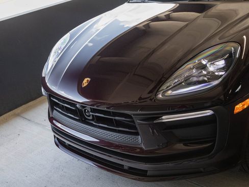 Certified 2026 Porsche Macan AWD/4WD image 32
