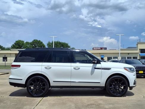 Used 2023 Lincoln Navigator Reserve RWD image 21
