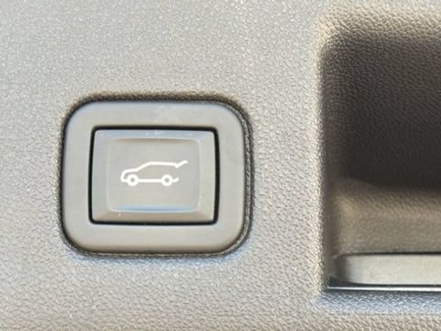 Used 2024 Chevrolet Equinox RS w/ RS Leather Package AWD/4WD image 18