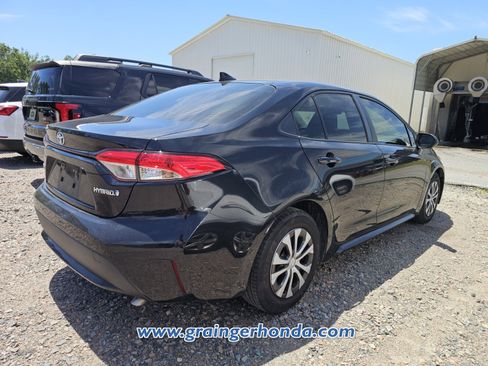Used 2022 Toyota Corolla LE FWD image 6