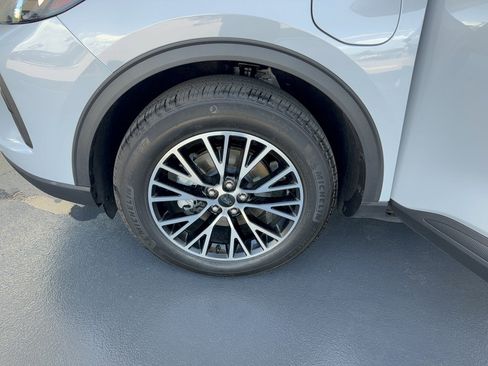 Certified 2025 Ford Escape SE w/ PHEV Premium Package FWD image 34