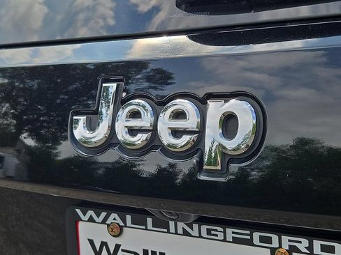 Used 2019 Jeep Grand Cherokee Limited AWD/4WD image 27