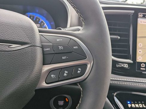 New 2027 Chrysler Pacifica Select w/ Family Tech Group FWD image 27