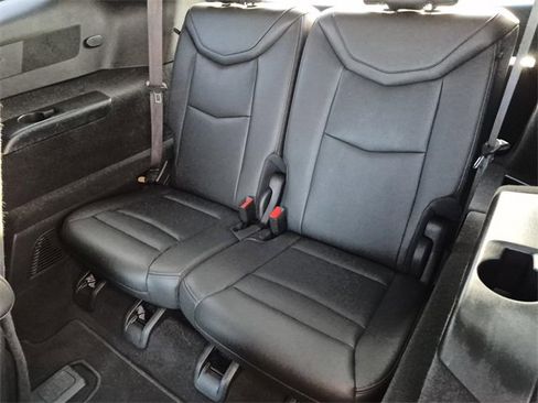 Used 2025 Cadillac XT6 Premium Luxury image 28