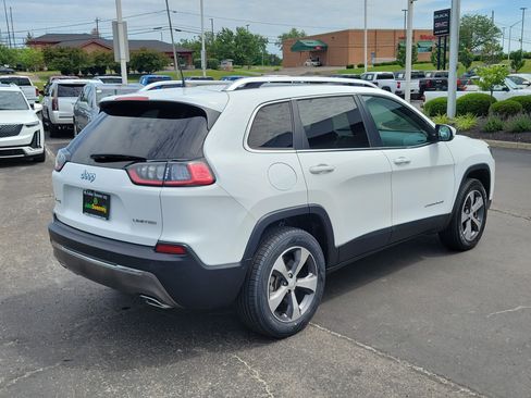 Used 2019 Jeep Cherokee Limited AWD/4WD image 4