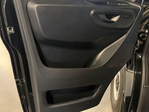 Used 2025 Mercedes-Benz Sprinter 2500 image 21