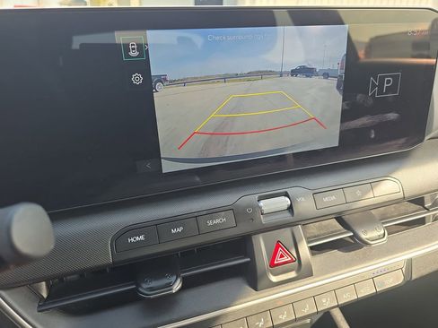 Used 2025 Kia K4 LXS image 23