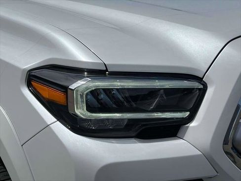 Certified 2023 Toyota Tacoma Limited AWD/4WD image 10