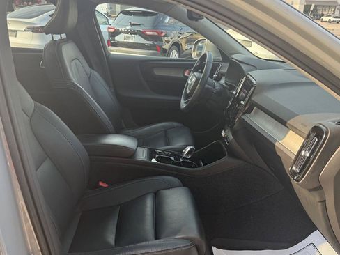 Used 2024 Volvo XC40 B5 Plus AWD/4WD image 13