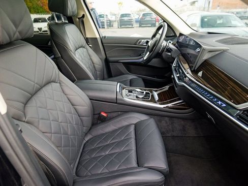 Used 2024 BMW X7 xDrive40i image 42