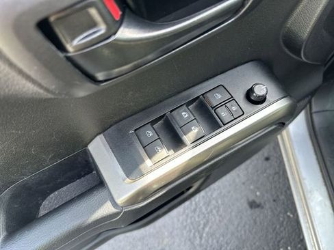 Used 2023 Toyota Tacoma SR5 AWD/4WD image 17