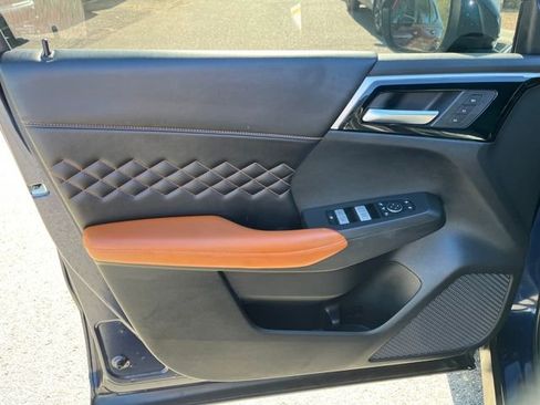 Used 2022 Mitsubishi Outlander SEL image 6