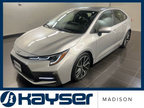Used 2022 Toyota Corolla XSE FWD image 3