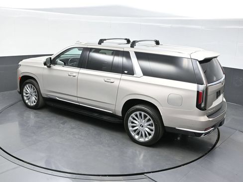 Certified 2024 Cadillac Escalade ESV Premium Luxury AWD/4WD image 39