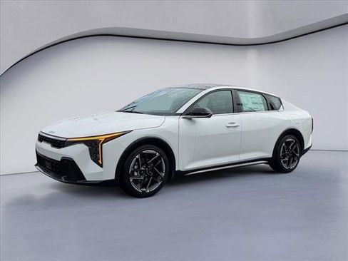 New 2026 Kia K4 GT-Line image 1