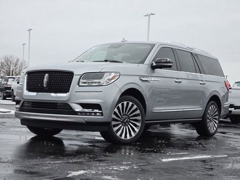 Used 2021 Lincoln Navigator L Reserve image 2