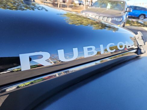 Used 2017 Jeep Wrangler Rubicon w/ Power Convenience Group image 24