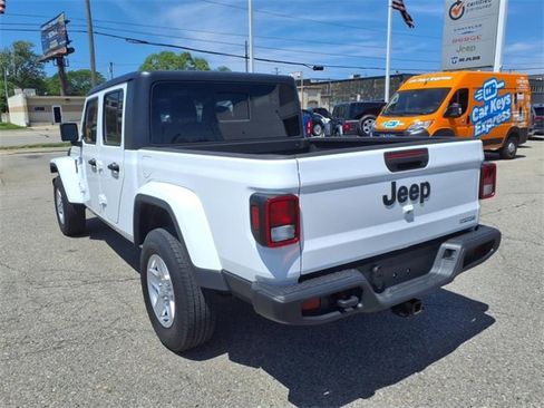 Used 2021 Jeep Gladiator Sport image 8