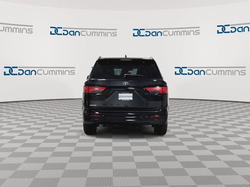 Used 2023 Toyota Sequoia Platinum AWD/4WD image 7