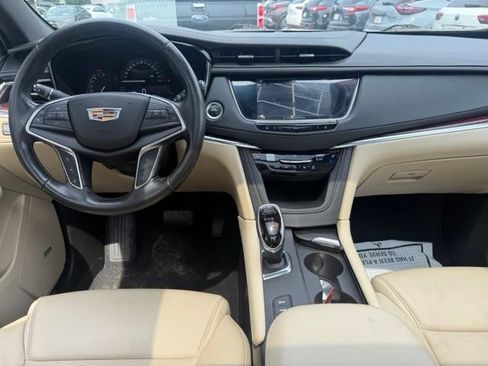 Used 2019 Cadillac XT5 Premium Luxury AWD/4WD image 14