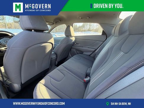 Used 2023 Hyundai Elantra SEL w/ Convenience Package image 11