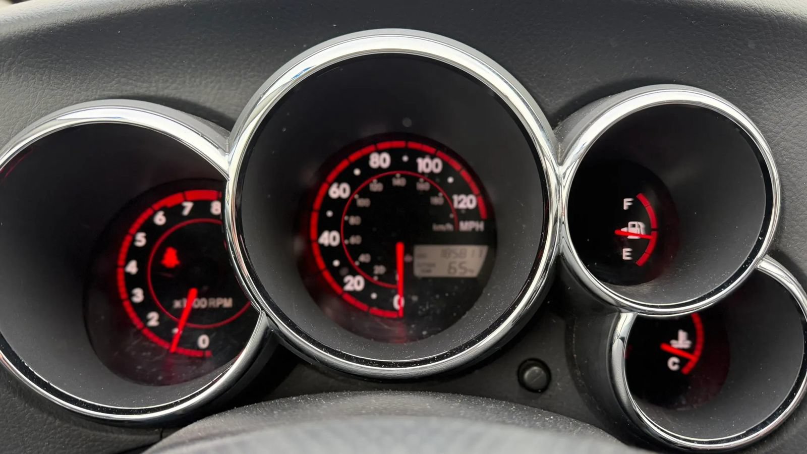 Used 2006 Toyota Matrix XR FWD image 15