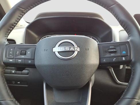 Certified 2025 Nissan Rogue SV image 24