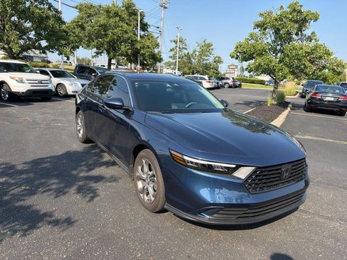 Used 2024 Honda Accord EX image 31