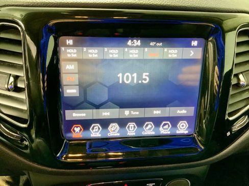 Used 2018 Jeep Compass Limited image 20