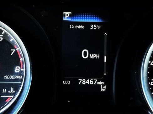 Used 2018 Toyota Camry SE image 18