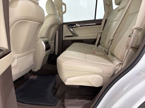 Used 2018 Lexus GX 460 Premium w/ Premium Package AWD/4WD image 17