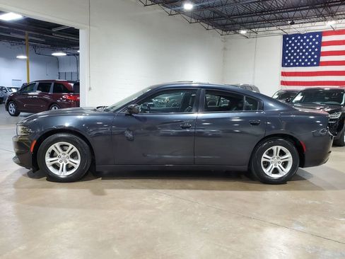 Used 2019 Dodge Charger SXT w/ Leather Interior Group image 13