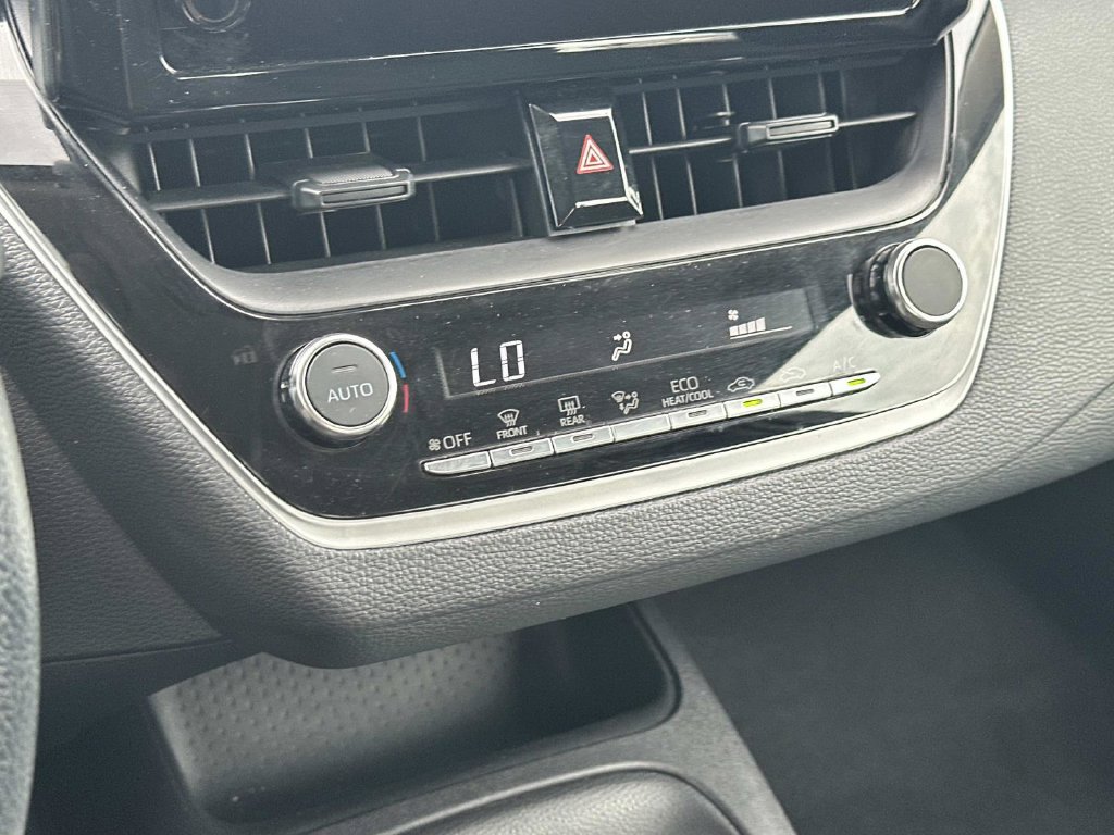Used 2025 Toyota Corolla LE FWD image 29